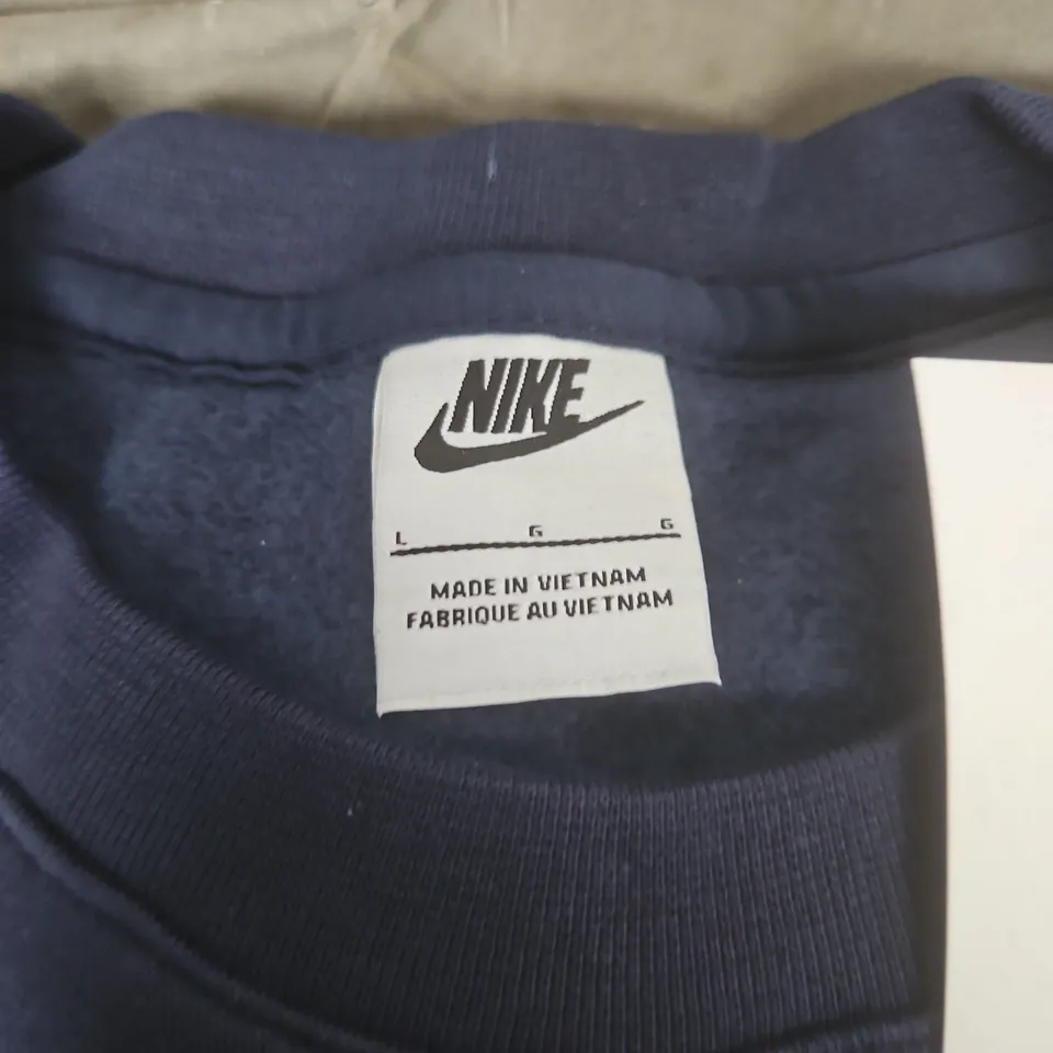 NIKE NAVY SWEATSHIRT WITH LARGE SWOOSH – MADE IN VIETNAM – UK L