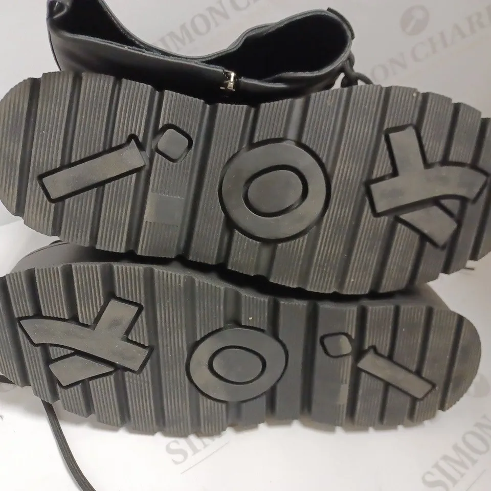 KOI VEGAN PALANTIR MEN'S PLATFORM BLACK LACE UP BOOTS - SIZE UNKNOWN 