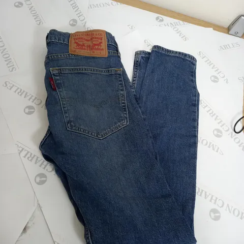 DARK BLUE LEVI JEANS SIZE 32