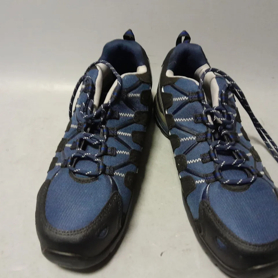 PAIR OF DICKIES STEEL TOE CAP TRAINERS IN NAVY - SIZE 11