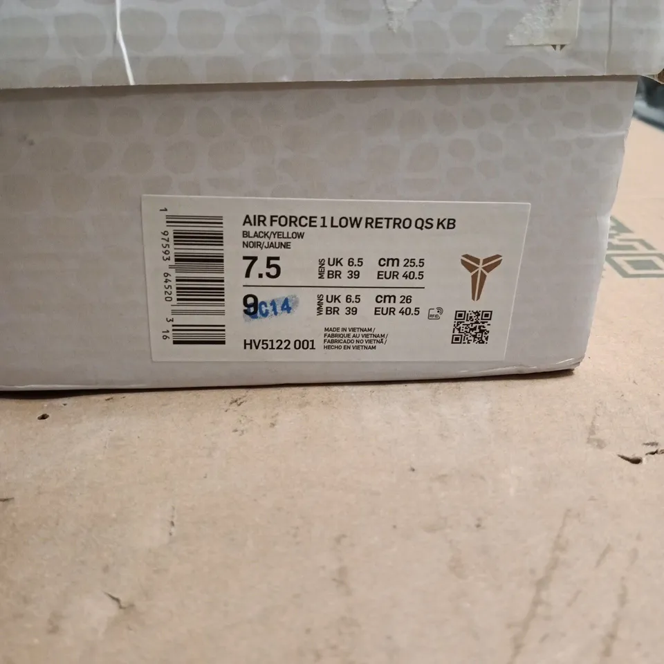 NIKE AIR FORCE 1 LOW RETRO QS KB – BLACK/YELLOW, US 7.5 (UK 6.5)