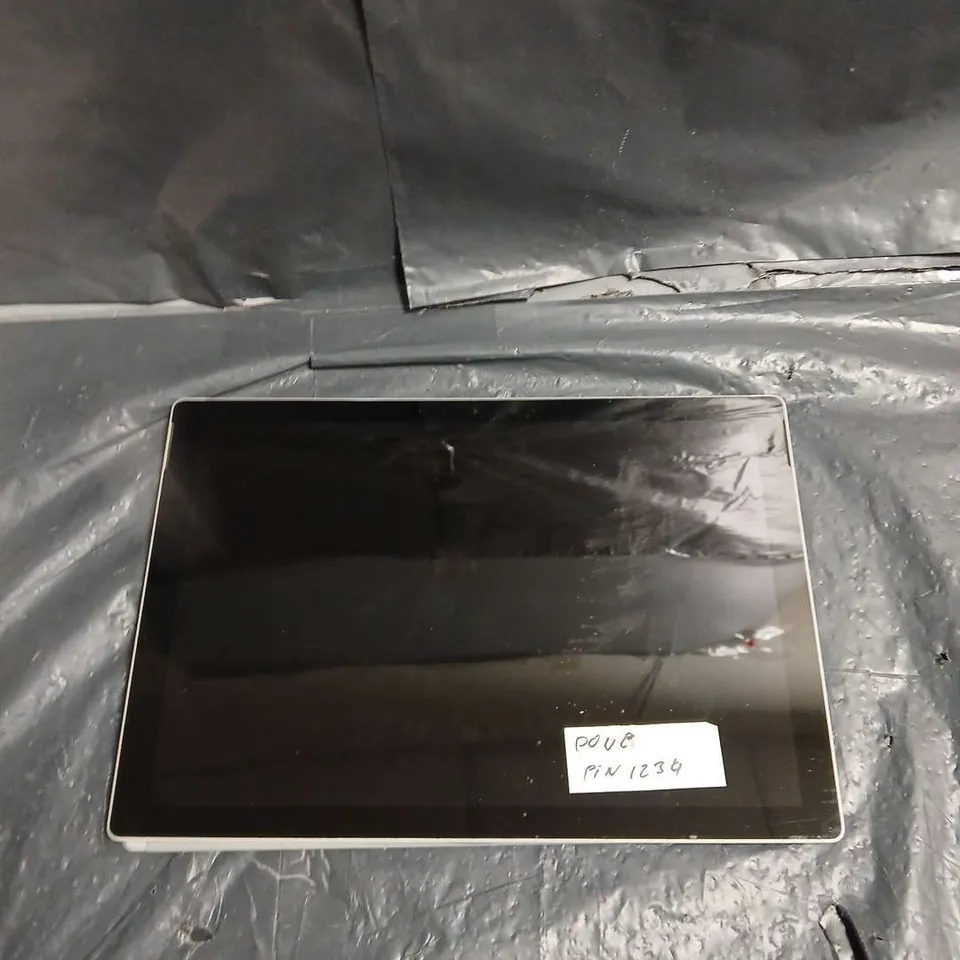 MICROSOFT SURFACE TABLET – SILVER