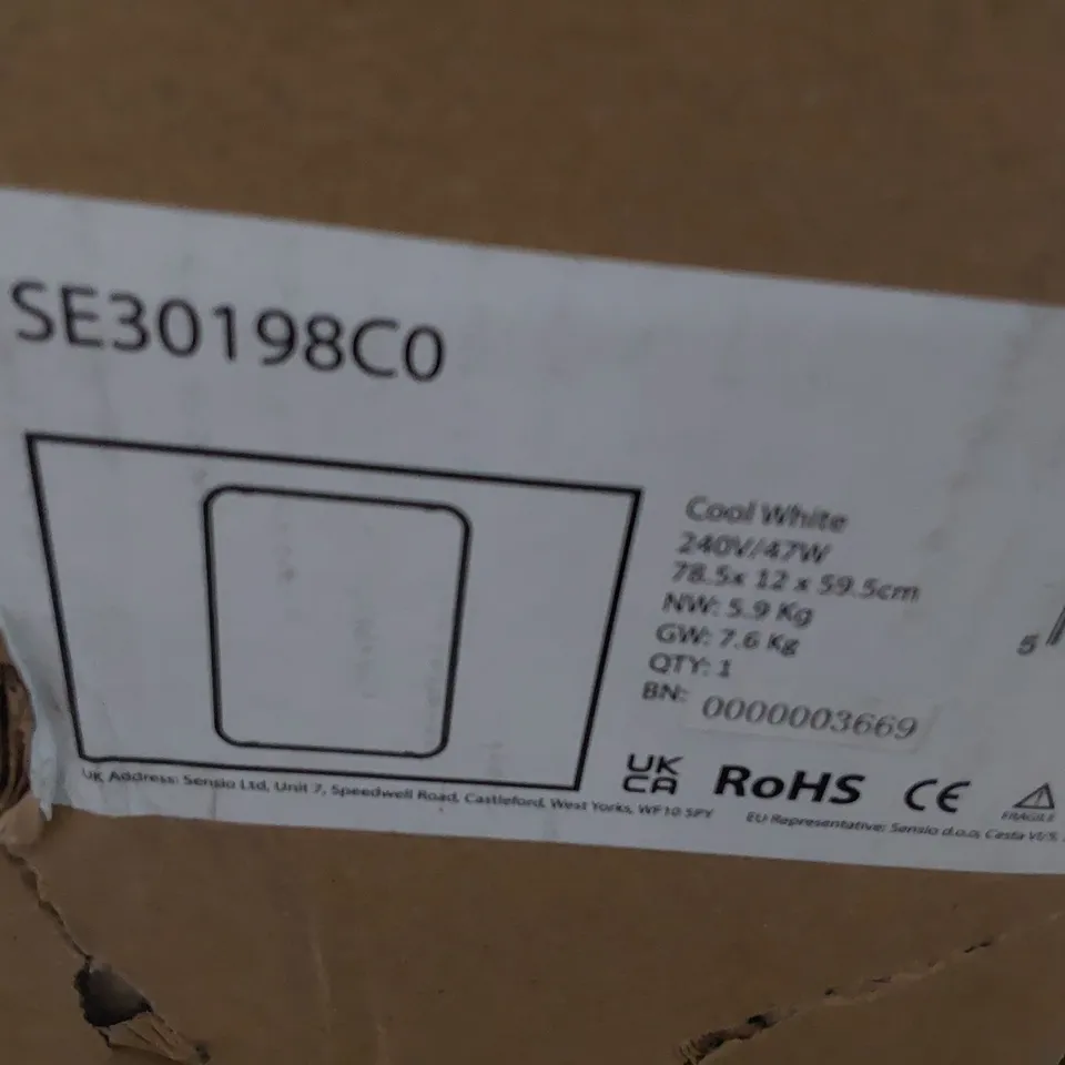 BOXED COOL WHITE LED BATHROOM MIRROR 