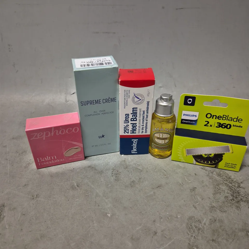 APPROXIMATELY 20 HEALTH AND BEAUTY PRODUCTS TO INCLUDE FLEXITOL HEEL BALM, PHILIPS ONE BLADE REPLACEMENT HEADS AND AMANDE SHOWER OIL