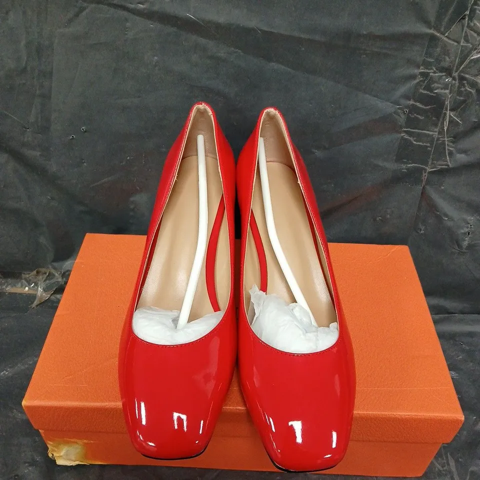 BOXED PAIR GRACE WOMENS MID WEDGE HEEL SQUARE LEATHER SHOES - UK SIZE UNSPECIFIED