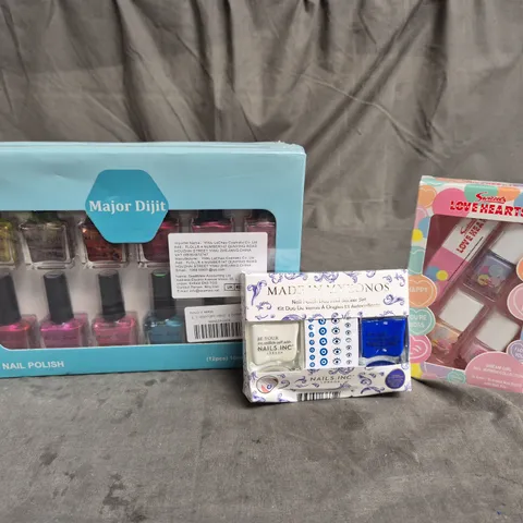 APPROXIMATELY 8 ASSORTED NAIL VARNISH SETS TO INCLUDE LOVE HEARTS, NAILS.INC AND MAJOR DIJIT