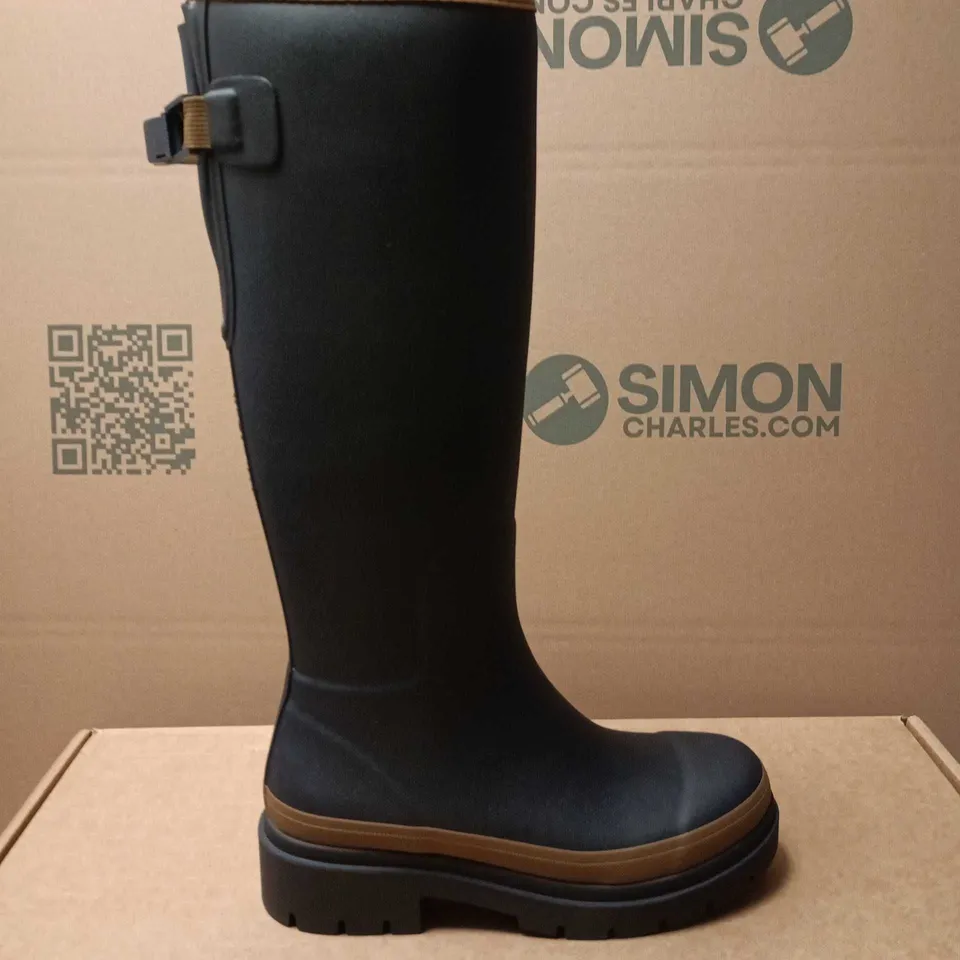 MERRY PEOPLE FERGIE BOOT – OXFORD BLUE KNEE-HIGH BOOT, UK 6 (EU 39)