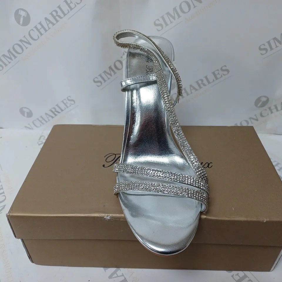 BOXED PAIR OF BELLE BEAUX FN-3 HIGH HEELED SHOES SILVER SIZE 6