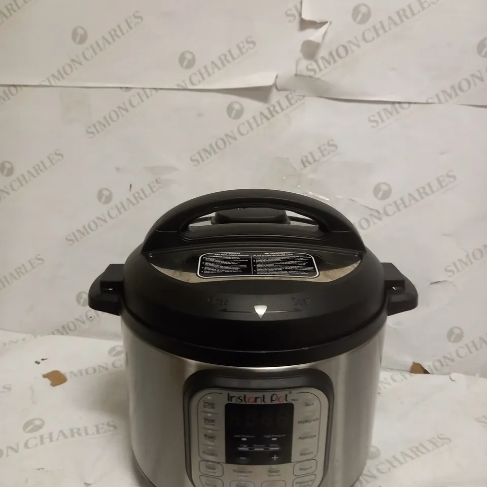 INSTANT POT DUO SMART PRESSURE COOKER