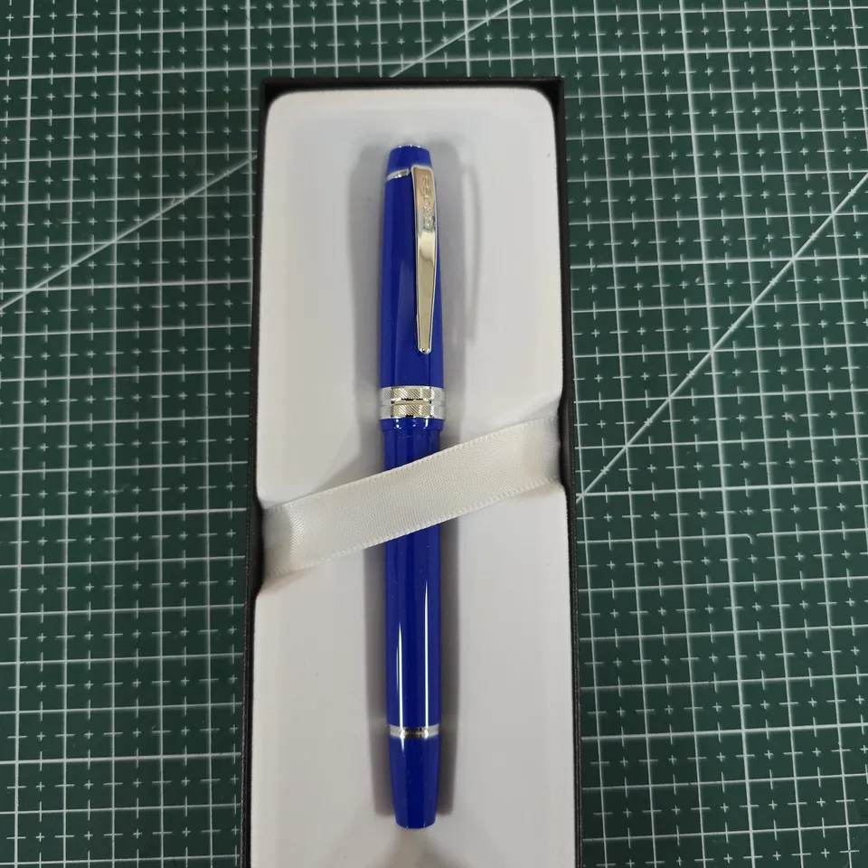 CROSS BLUE LACQUER PEN IN PRESENTATION BOX (EST. 1846, USA)