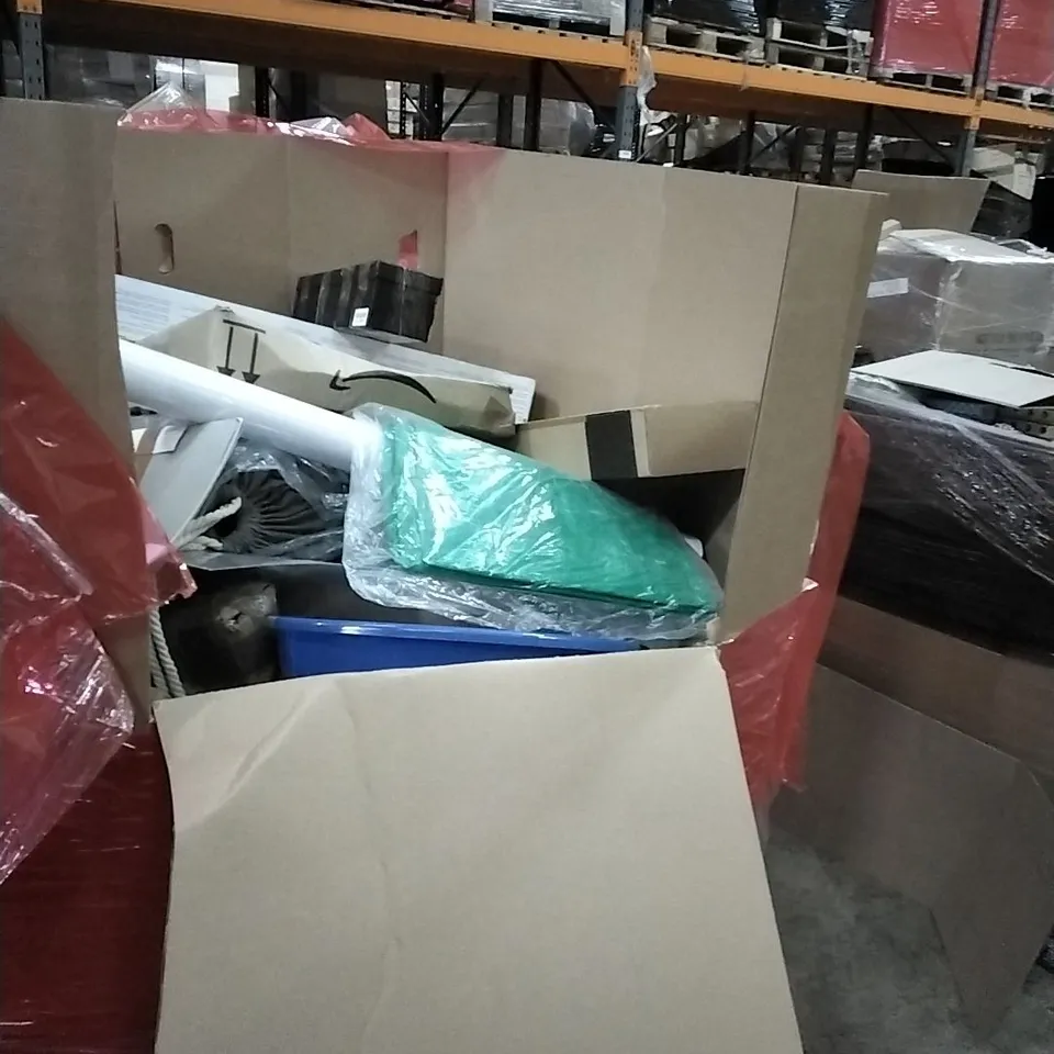 PALLET OF HOUSEHOLD ITEMS TO INCLUDE EDUCATIONAL KIDS MAGNETIC TILES, BATHROOM CEILING LIGHT,  ELECTRIC BLANKET,  MASTER OF PUPPETS TOUR 1986 AND OTHER ASSORTED ITEMS...