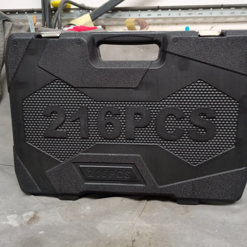 216-PIECE SOCKET SET IN A BLACK CASE