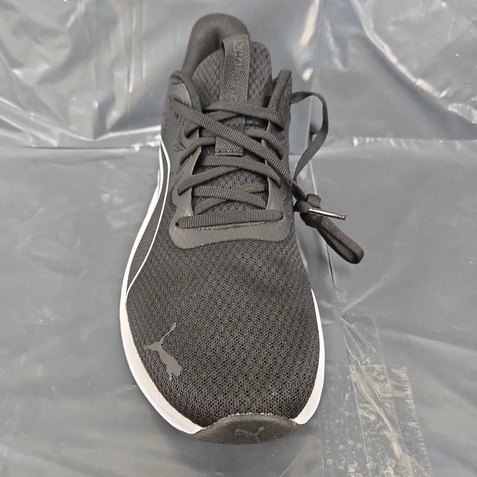 UNBOXED PAIR OF PUMALITE LACE UP TRAINERS IN BLACK/WHITE - UK 8.5