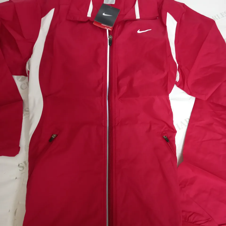 NIKE LIGHTWEIGHT JACKET IN RED - M