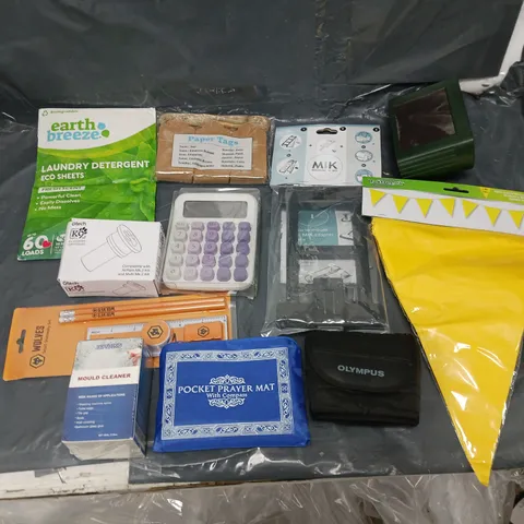 BOX OF APPROXIMATELY 8 ASSORTED ITEMS TO INCLUDE - EARTH BREEZE ECO SHEETS, PAPER TAGS, AND OLYMPUS BINOCULARS ETC. 