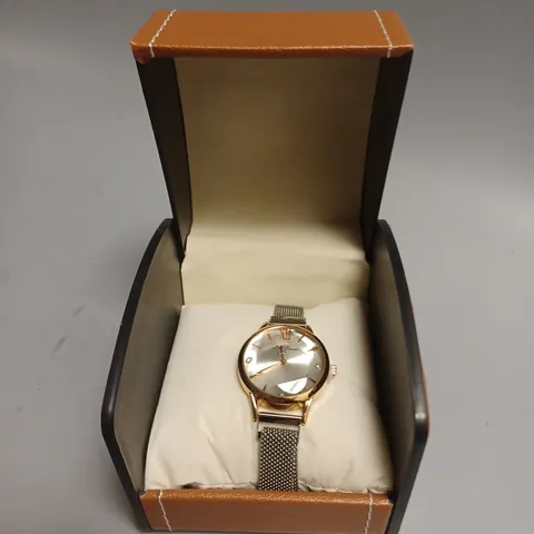 LADIES LA BANUS WATCH – QUARTZ MOVEMENT – METAL STRAP WITH MAGNETIC CLASP