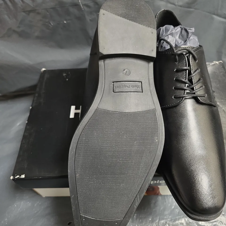 HUSH PUPPIES EZRA PLAIN TOE LEATHER SHOES – BLACK, UK 7 (US 8, EUR 41)