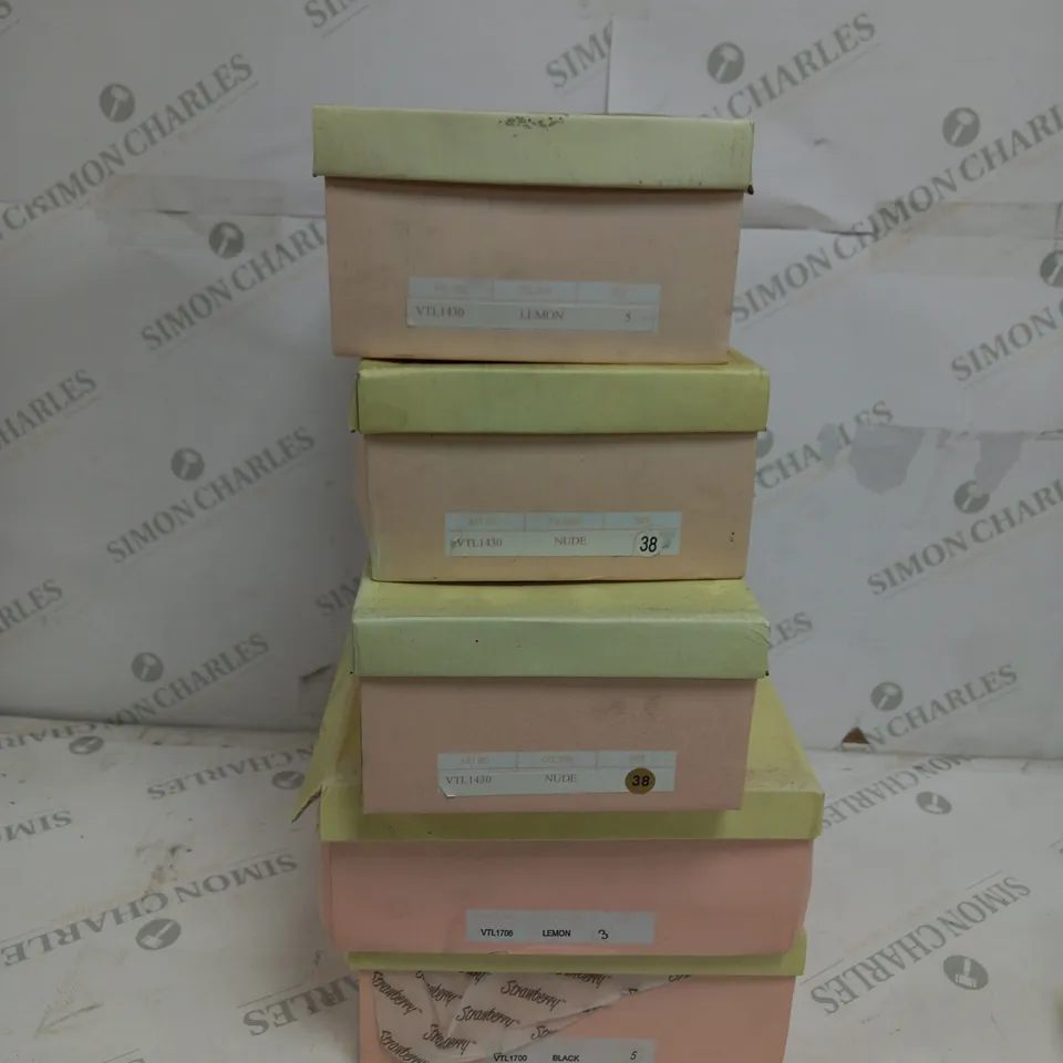 5 BOXED PAIRS OF STRAWBERRY SHOES TO INCLUDE WEDGE SHOES IN BLACK SIZE 5, WEDGE SANDALS IN LEMON SIZE 3