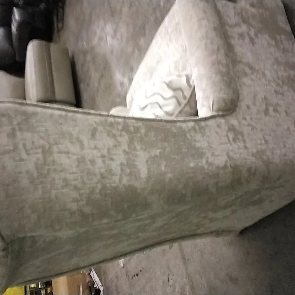 QUALITY DESIGNER CREAM PLUSH FABRIC ARMCHAIR 