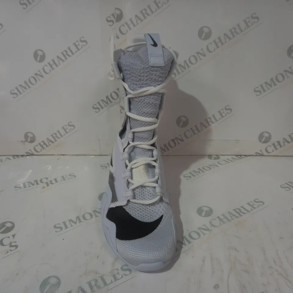 BOXED PAIR OF NIKE HYPERKO 2.0 IN WHITE/BLACK/GREY UK SIZE 10
