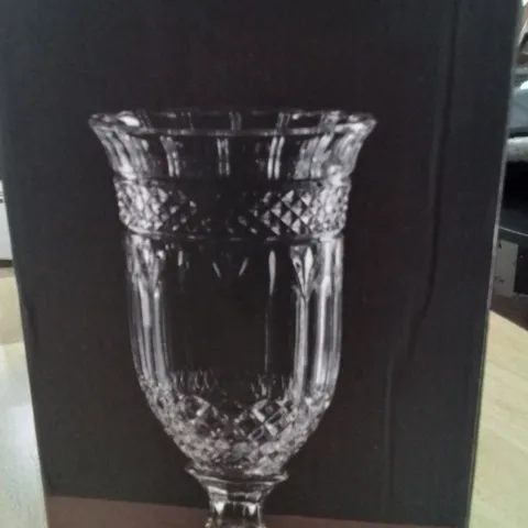 BOXED LAREAU TABLE VASE