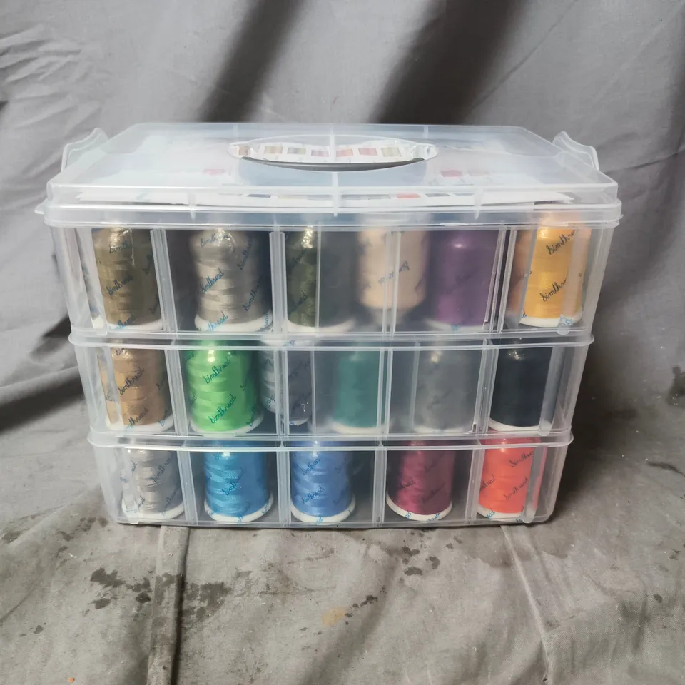 EMBROIDERY THREAD SPOOL CASE WITH ASSORTED COLOURS IN CLEAR PLASTIC ORGANIZER