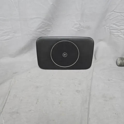 BOX OF APPROXIMATELY 15 HOUSEHOLD/BROADBAND ITEMS INCLUDING:2X BT ROUTERS AND EE ROUTER
