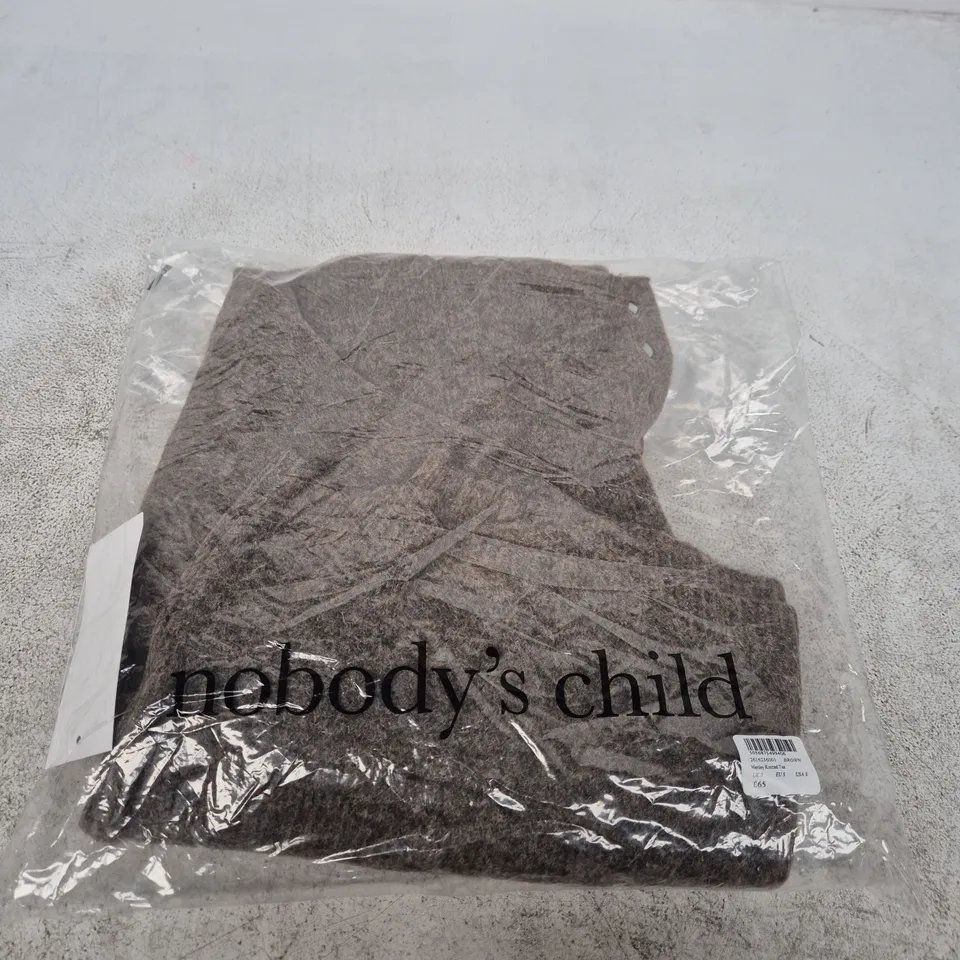 NOBODY'S CHILD HENLEY KNITTED TEE – BROWN – UK S