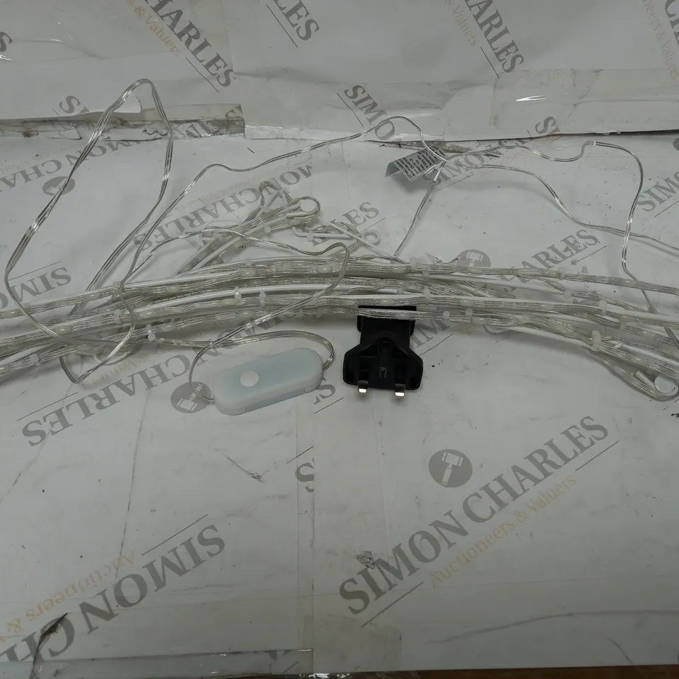 HOME REFLECTIONS INDOOR/OUTDOOR PRE-LIT WALL MOUNTABLE TREE 5FT - COLLECTION ONLY