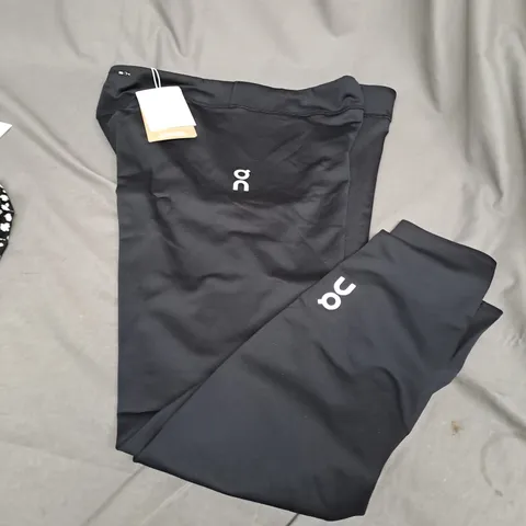 ON CLOUD XL CORE TIGHTS BLACK LEGGINGS