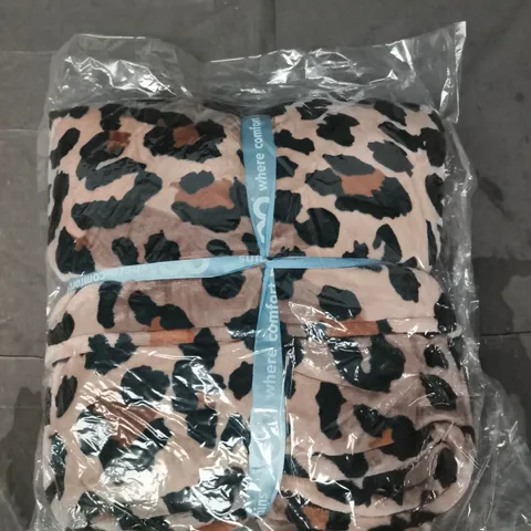 SEALED OODIE OVERSIZED HOODED BLANKET - LEOPARD