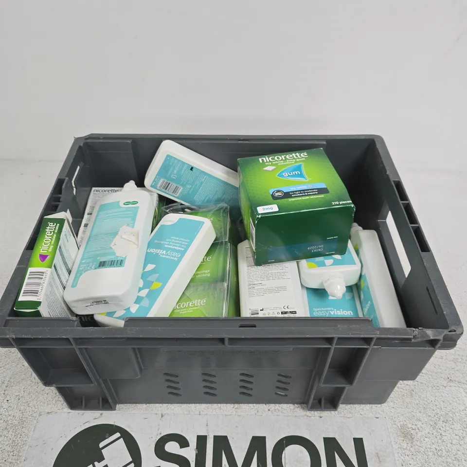 TOTE OF APPROXIMATELY 10 ASSORTED ITEMS INCLUDING SPECSAVERS EASY VISION, NICORETTE GUM AND NICORETTE INHALATOR