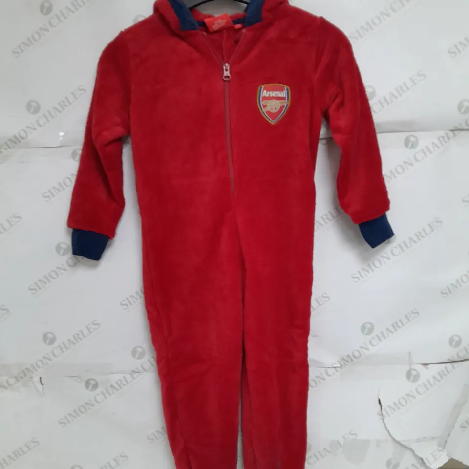 ARSENAL KIDS FLEECE ALL-IN-ONE PYJAMAS IN RED SIZE 4-5 