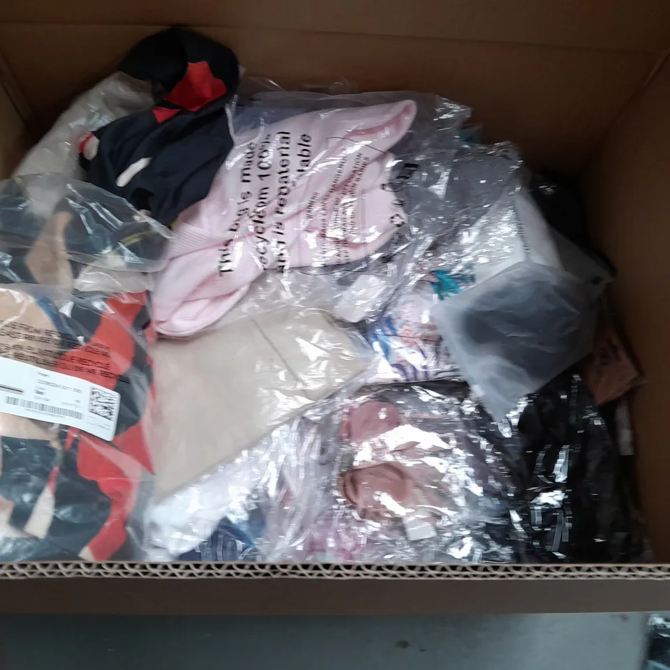 LARGE QUANTITY OF ASSORTED BAGGED CLOTHING ITEMS TO INCLUDE GIRL IN MIND, BOOHOO AND KAM JEANS