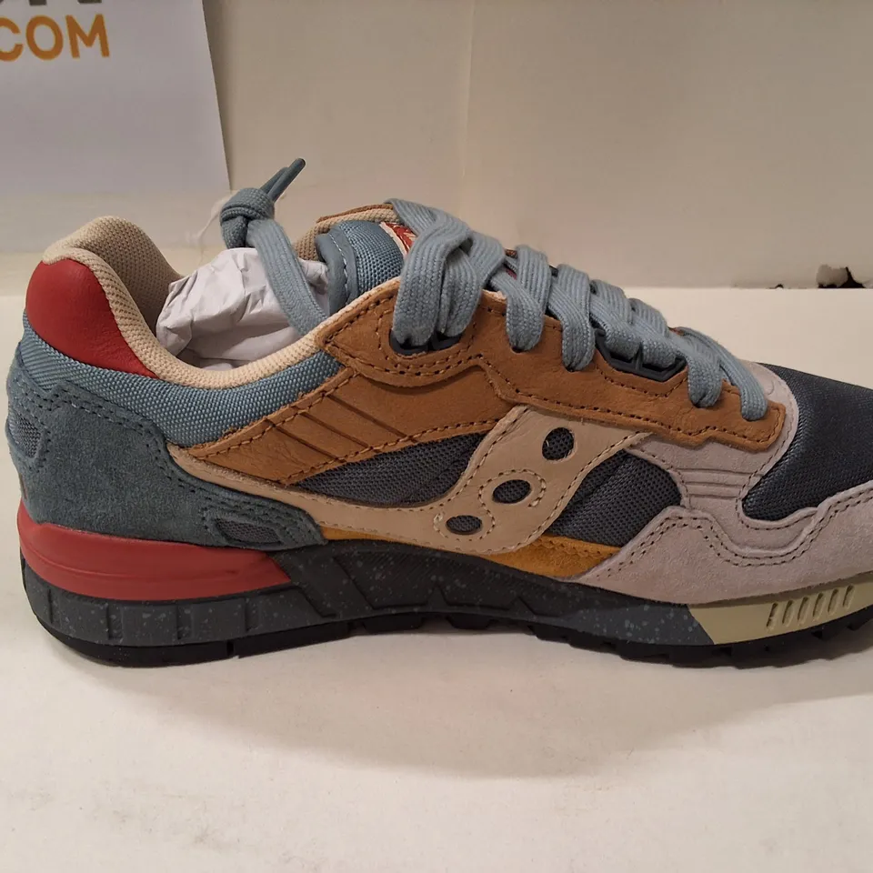 SAUCONY SHADOW 5000 TRAINERS – UK 4.5 (US MEN 5.5 / US WOMEN 7) – GREY/BLUE/ORANGE