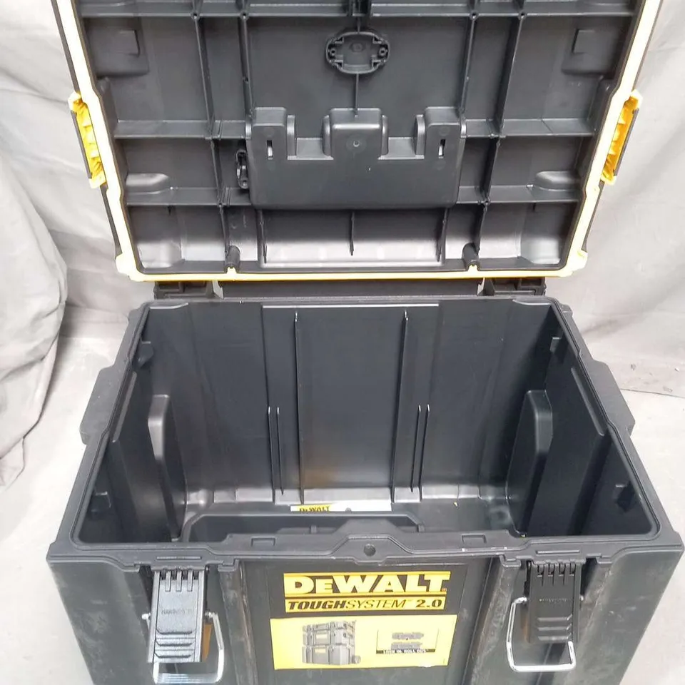 DE WALT TOUGH SYSTEM 2.0 ROLLING TOOL BOX