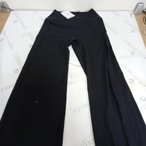 GYMSHARK CROSSOVER FLARED LEGGINGS - TALL - BLACK - SMALL