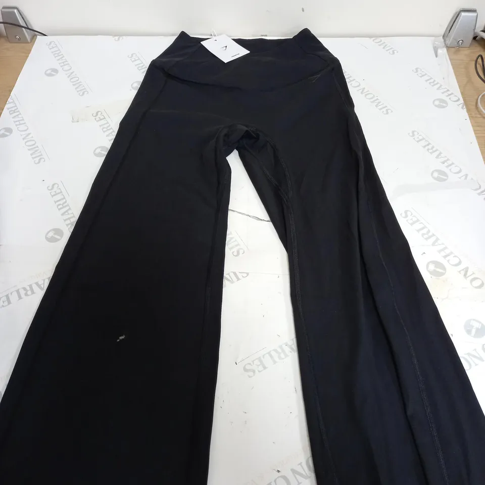 GYMSHARK CROSSOVER FLARED LEGGINGS - TALL - BLACK - SMALL