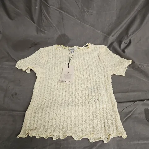 AWARE SHORT SLEEVE O-NECK TOP IN FRENCH VANILLA SIZE S