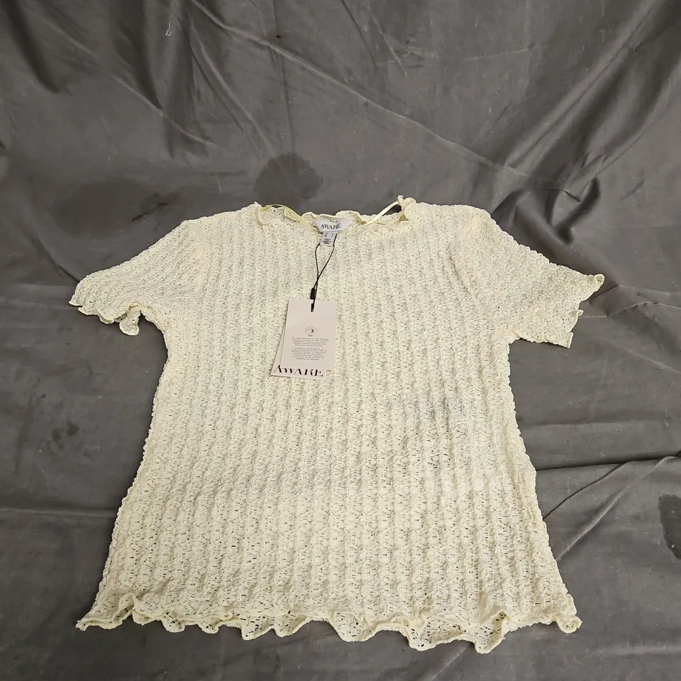 AWARE SHORT SLEEVE O-NECK TOP IN FRENCH VANILLA SIZE S