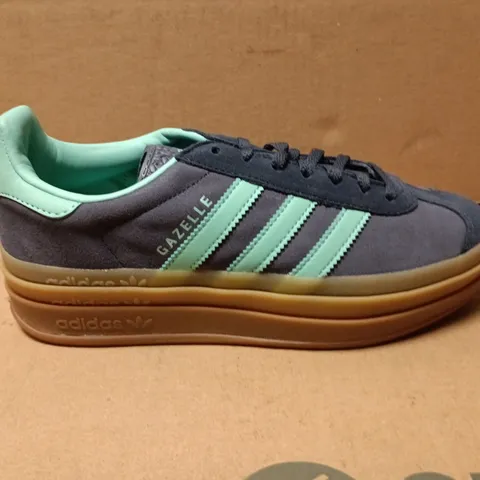 ADIDAS GAZELLE TRAINERS – NAVY/GREY WITH MINT GREEN STRIPES SIZE 6.5