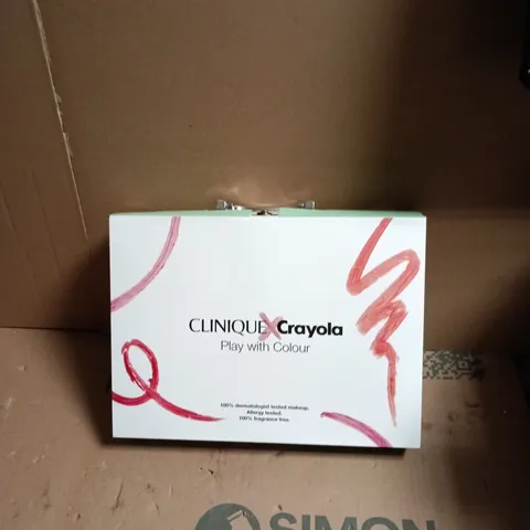 CLINIQUE × CRAYOLA PLAY WITH COLOUR MAKE-UP PALETTE