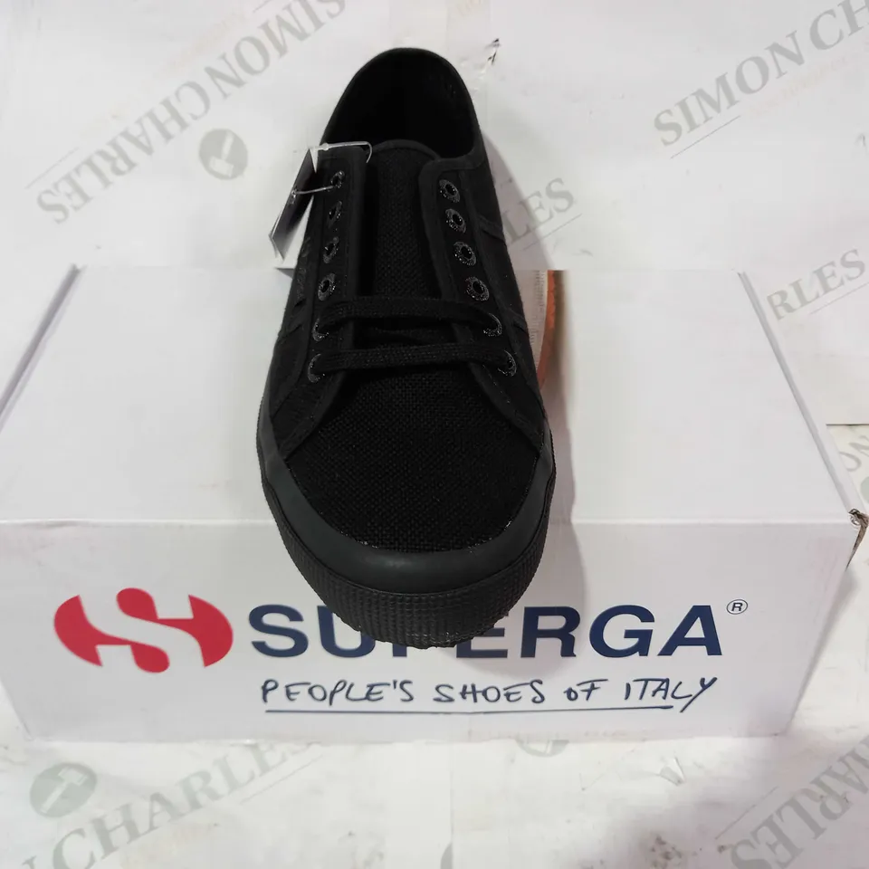 BOXED PAIR OF SUPERGA SHOES IN BLACK UK SIZE 7
