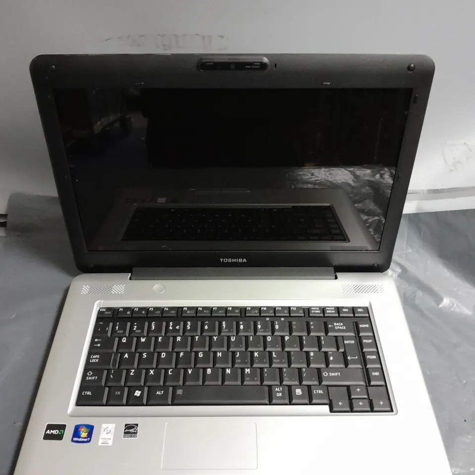 TOSHIBA SATELLITE L450 LAPTOP