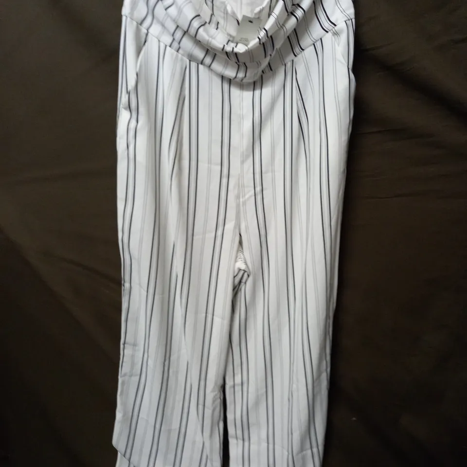 RIVER ISLAND SLEEVELESS JUMPSUIT IN PINSTRIPE - UK 18
