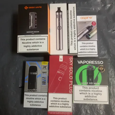 APPROXIMATELY 20 VAPES & E-CIGARETTES TO INCLUDE - GEEKVAPE MAX100 - INNOKIN ENDURA T20 S - VAPORESSO LUXE XR MAX - ETC