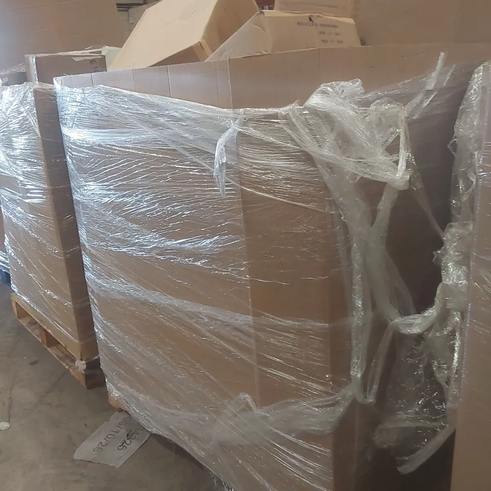 PALLET CONTAINING A VERY LARGE QUANTITY OF ASSORTED DESIGNER LIGHTING PRODUCTS INCLUDING: HOLLYWOOD ARCH MIRROR, WALL LIGHT, SANDI TABLE LAMP ECT