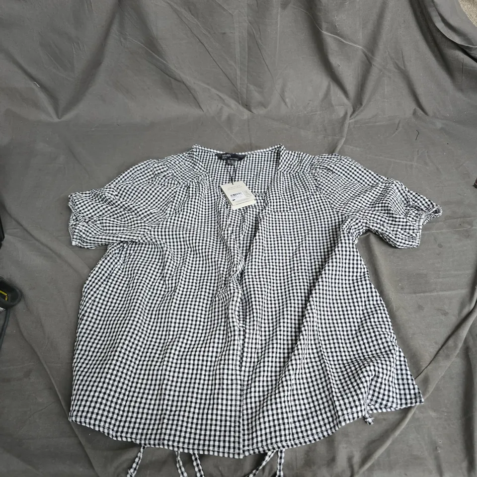 WOMEN'S GINGHAM CHECK BLOUSE – BLACK & WHITE, PUFF SLEEVES