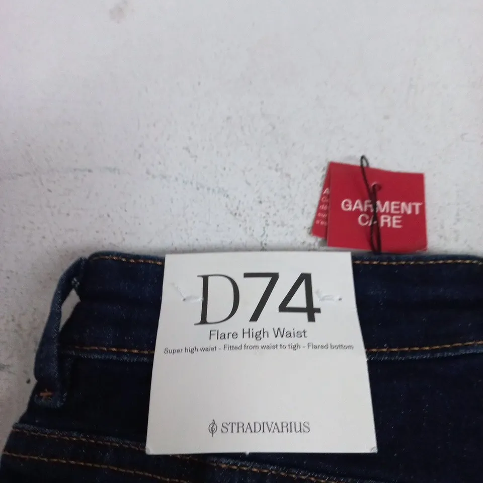 STRADIVARIUS WOMEN'S JEANS – FLARE HIGH WAIST, UK 8 (EU 36) – DENIM