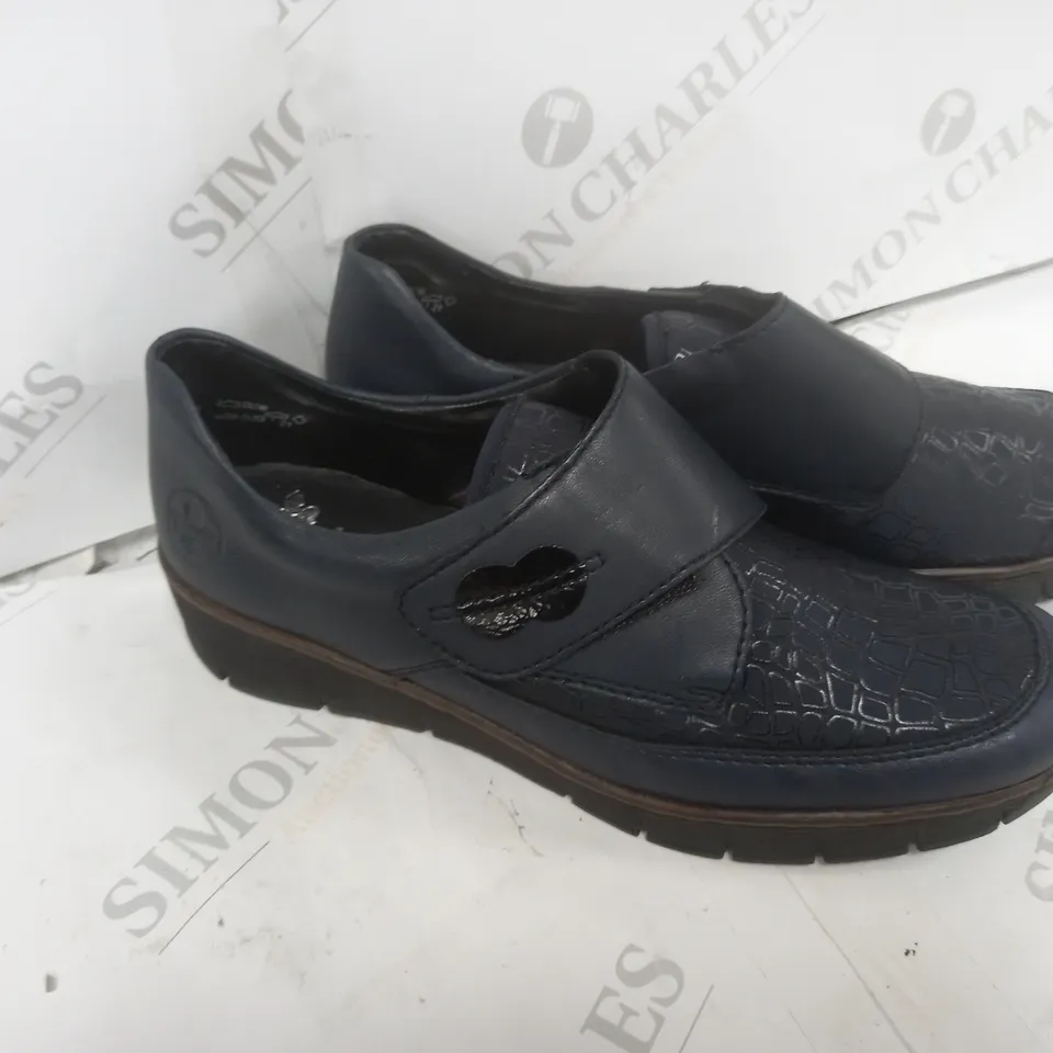 BOXED RIEKER ANTISTRESS SHOES WITH BUTTON NAVY SIZE 6.5